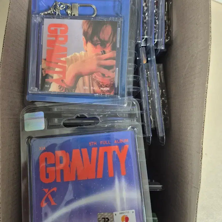 [BUNJANG] Kim Junsu (XIA) Gravity Unsealed Album &amp; Keyring / 미개봉 앨범 ) 김준수 키링 시아 준수 keyring GRAVITY