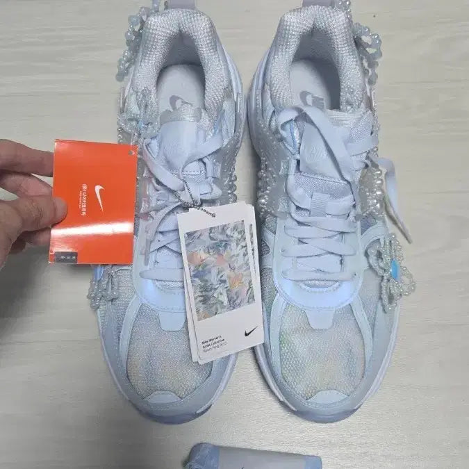 [SOLD OUT] 나이키 우먼스 V2K RUN 하늘색 w290mm 판매합니다 운동화