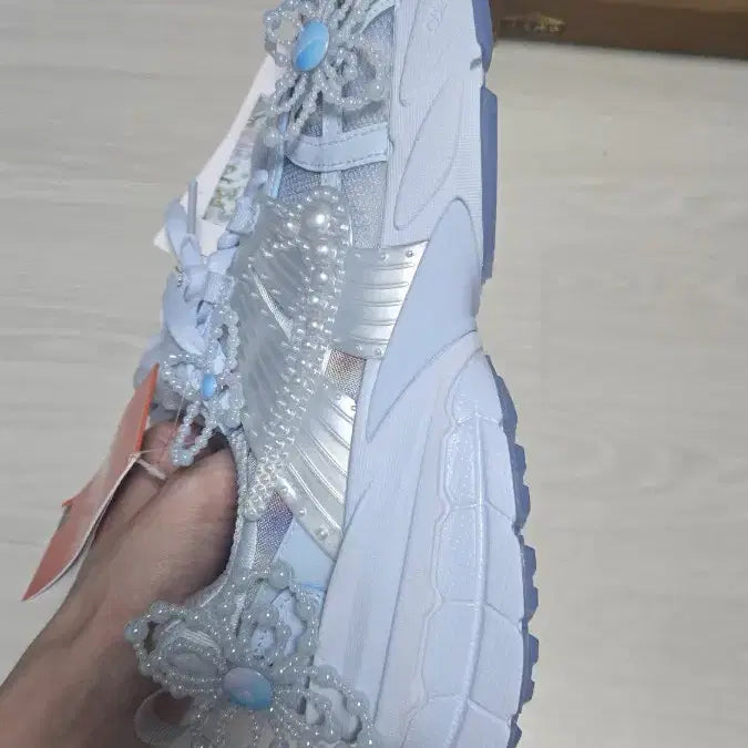 [SOLD OUT] 나이키 우먼스 V2K RUN 하늘색 w290mm 판매합니다 운동화