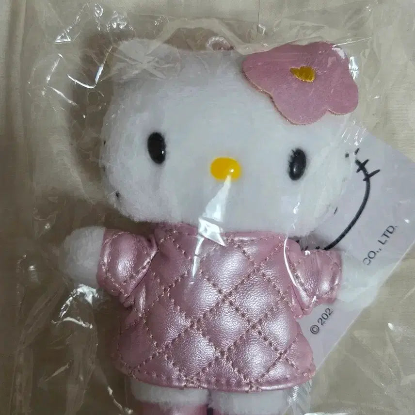[BUNJANG] Hello Kitty Quilting Doll Keychain / 키티 퀼팅 퀄팅 키티인형 키링