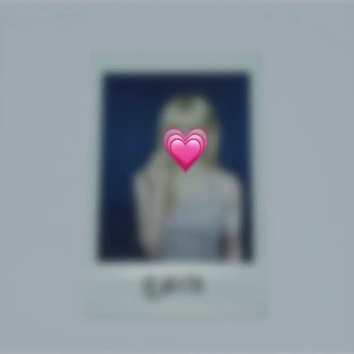 [BUNJANG] TripleS Chaeyeon Signed Polaroids (Music Core Mini Fanmeeting) / 트리플에스 채원 김채원 공방 미팬 싸인폴라 싸폴 폴라 역조공