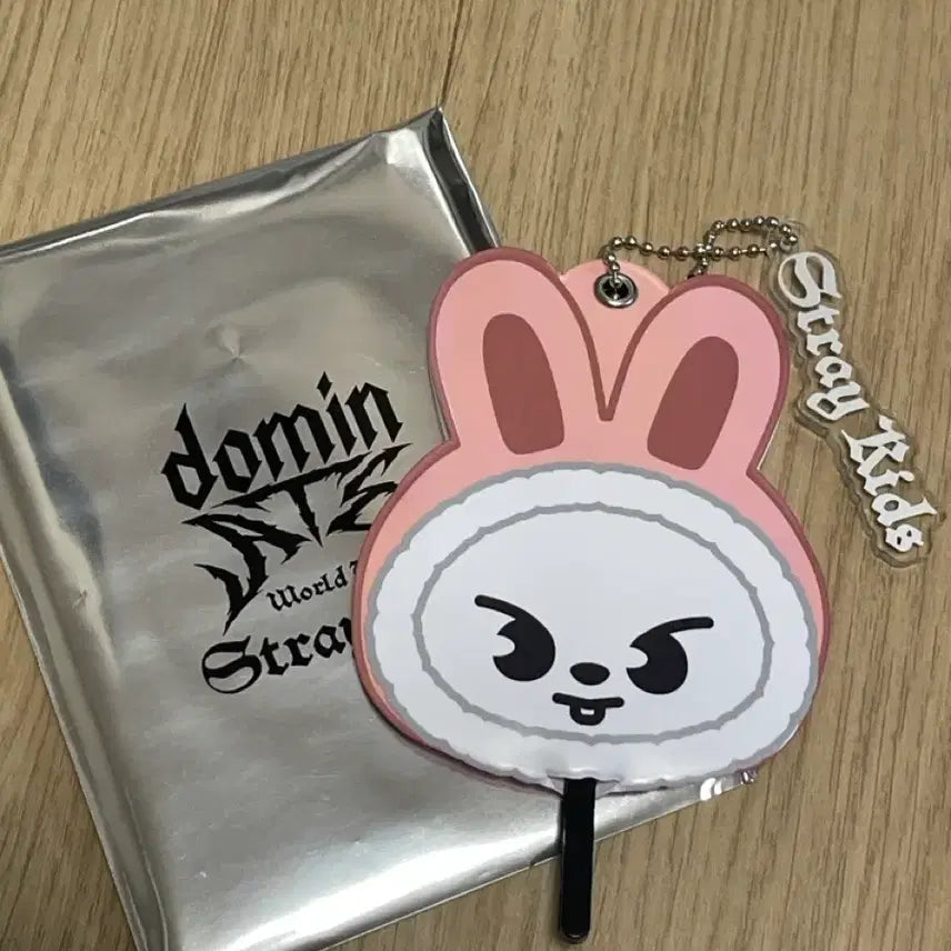 [BUNJANG] Stray Kids Lee Know Dominate Uchiwa Keyring / 스키즈 도미네이트 리빗 리노 우치와 키링