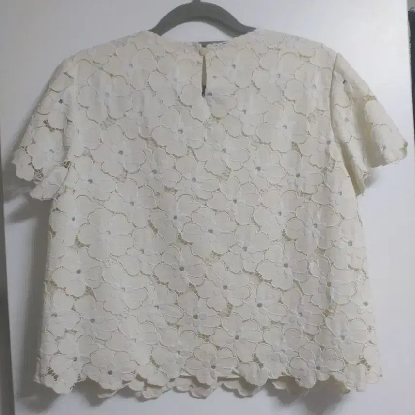 [BUNJANG] Osecon Lace Detail Short Sleeve Blouse Size 55 / 오즈세컨 레이스 장식 반팔 블라우스 55