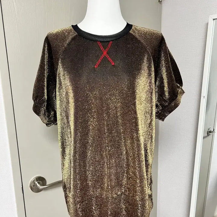 [BUNJANG] Gold Pearl Glitter Short-Sleeve T-Shirt / [새상품] 골드 펄 반짝이 반팔 티셔츠