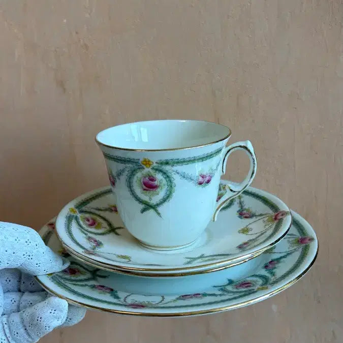 [BUNJANG] 1892 R&amp;D Balmoral Teacup, Saucer, and Plate Trio - Antique English China / 1892년 영국 앤틱 R&amp;D사의 발모랄 차이나 트리오
