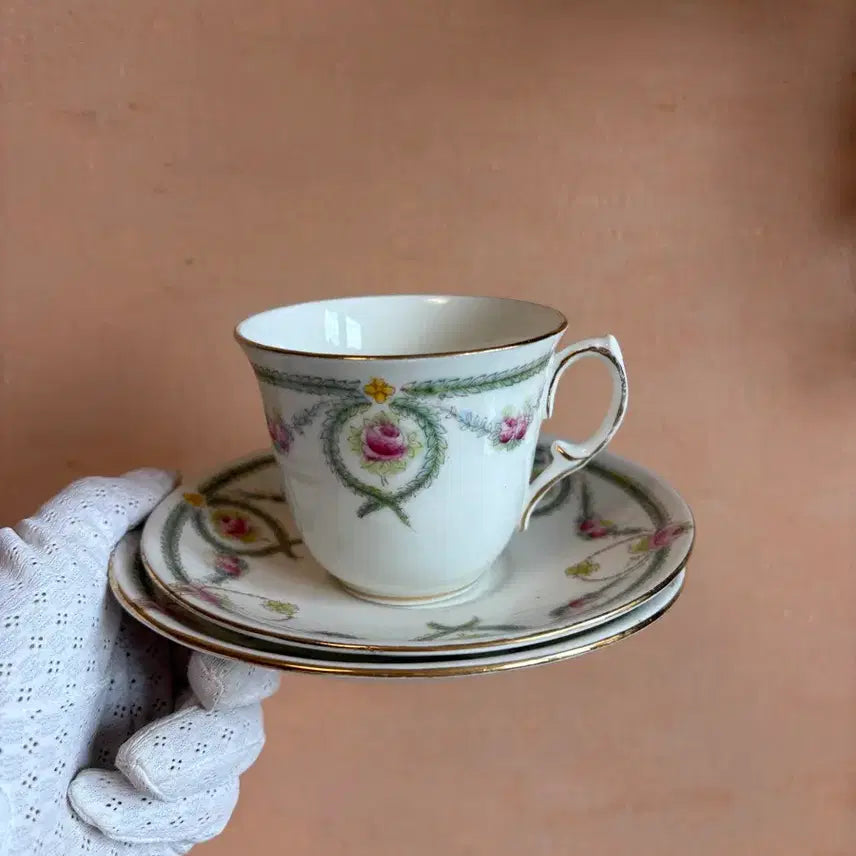 [BUNJANG] 1892 R&amp;D Balmoral Teacup, Saucer, and Plate Trio - Antique English China / 1892년 영국 앤틱 R&amp;D사의 발모랄 차이나 듀오&amp;소서