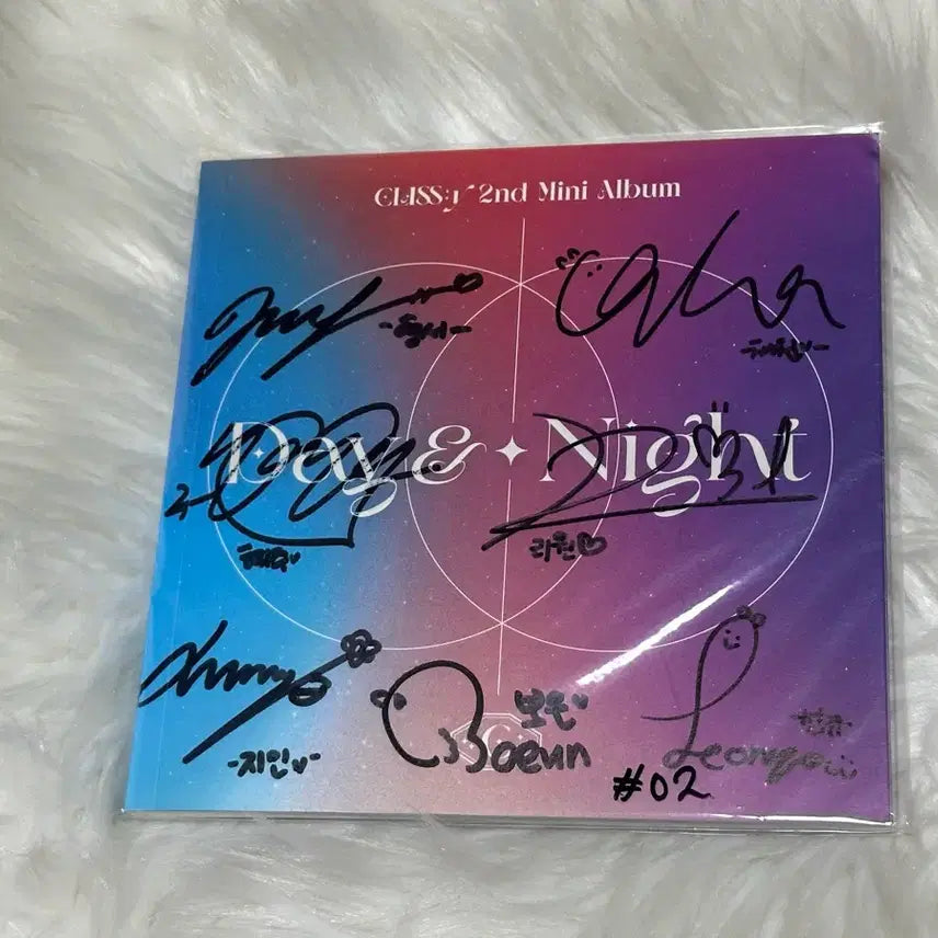 [BUNJANG] CLASS:y Day&Night 2nd Mini Album Signed Album / 클라씨 Day&Night 2nd 미니앨범 친필 싸인앨범