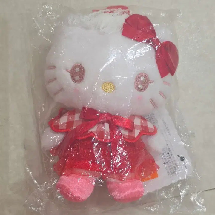 [BUNJANG] Sanrio Whipping Cherry Kitty Plush / 산리오 휘핑체리 키티