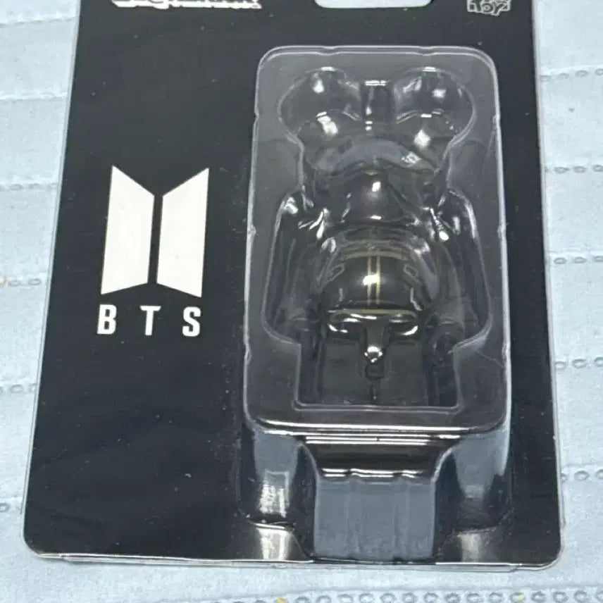 [BUNJANG] BTS Japan Fanclub Limited Bearbrick 100% / 방탄소년단 일본 팬클럽한정 베어브릭 사이즈 100%