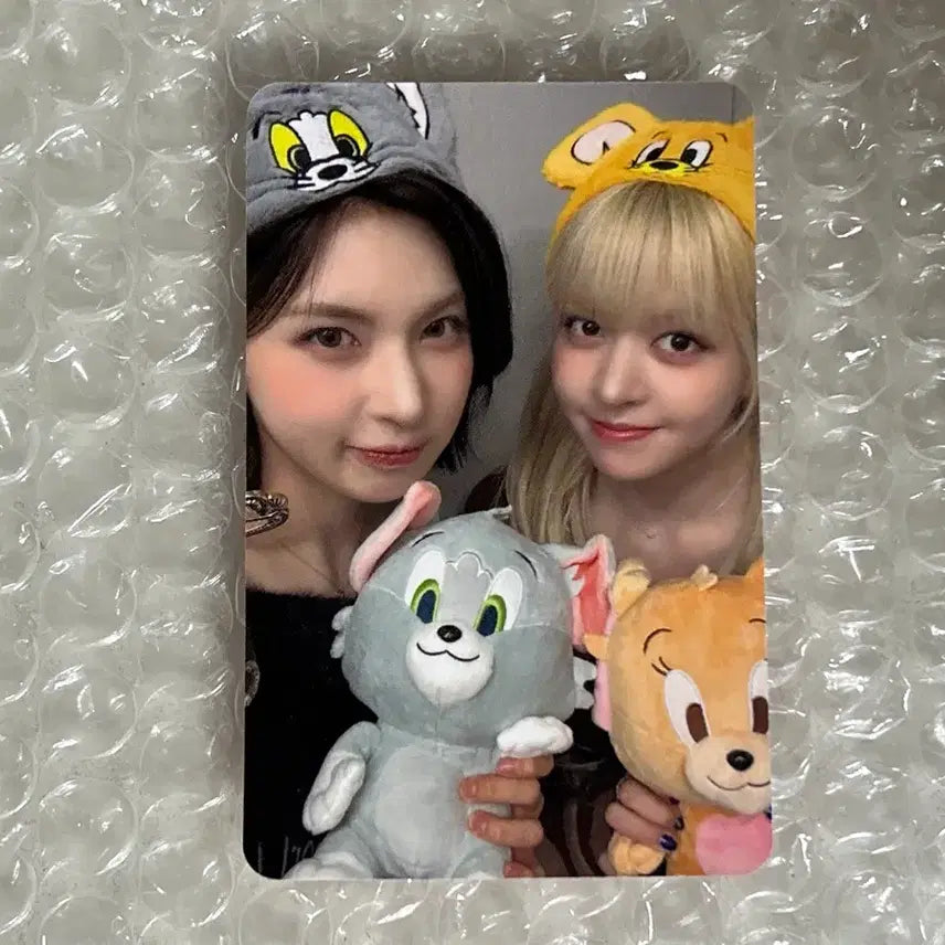[BUNJANG] Nmixx Blue Valentine Apple Music Lucky Draw Tom &amp; Jerry Photocard Lily / 엔믹스 블루발렌타인 애플뮤직 럭드 럭키드로우 톰과제리 포카 nmixx