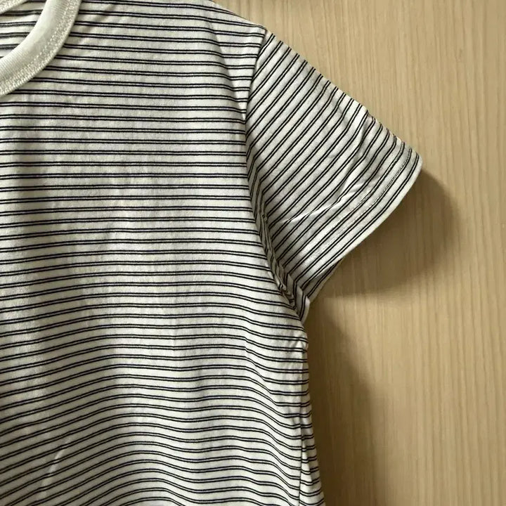 [BUNJANG] Stripe Colorblock Short Sleeve T-Shirt / 무료배송. 새상품. 스트라이프 블랙 반팔 배색 티셔츠