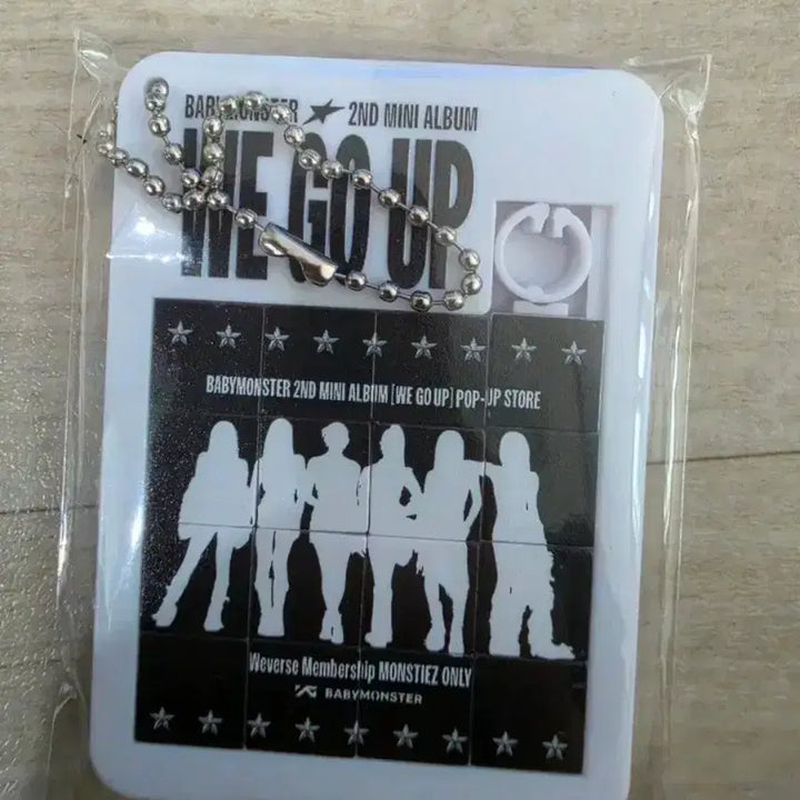 [BUNJANG] BABYMONSTER Ruka WE GO UP Studio Photocard &amp; Keychain Set / 베이비몬스터 루카 위고업 공방포카+공방 키링