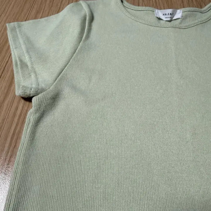 [SOLD OUT] 무료배송. 새상품. 라이트 민트 반팔 크롭 캡소매