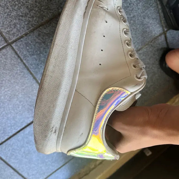 [SOLD OUT] 알렉산더 맥퀸 오버솔 스니커즈 화이트 홀로그램