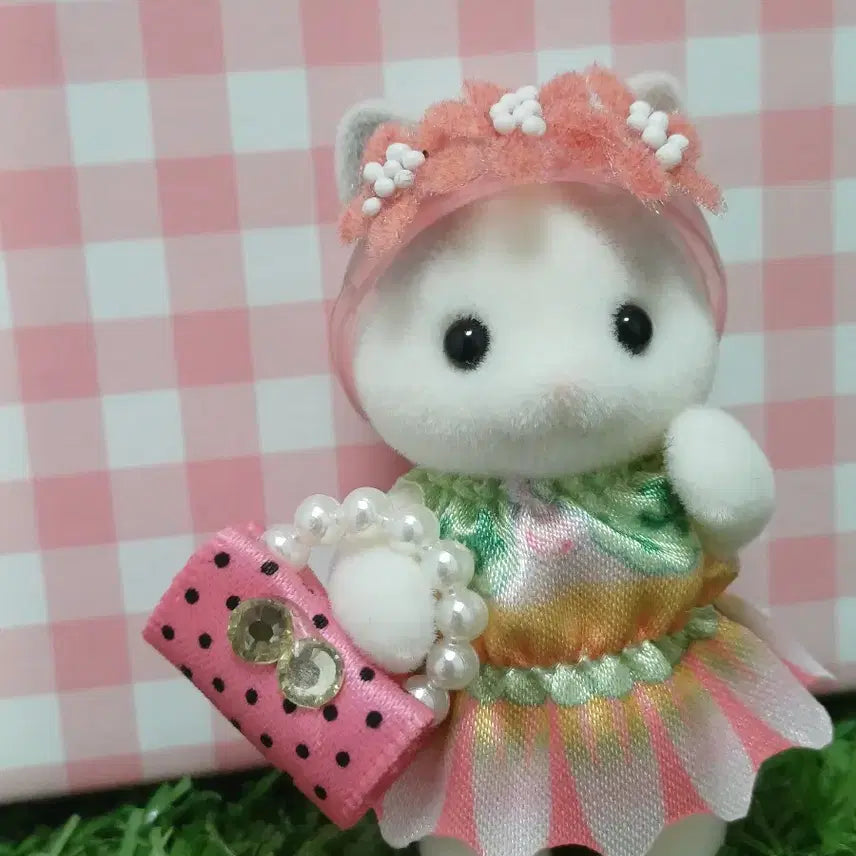 [BUNJANG] Sylvanian Families Latte Cat Figure with Pink Bag / 실바니안 핑크가방 라떼 고양이