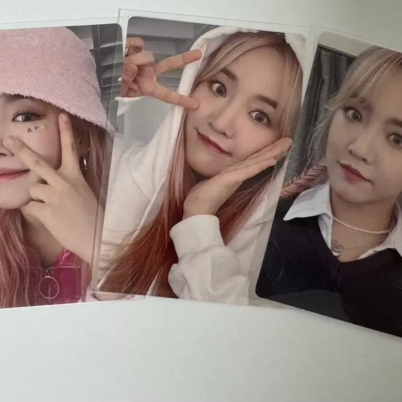 [BUNJANG] Younha Support Rod Photocard Set (3 Types) / 윤하 응원봉 포카 3종