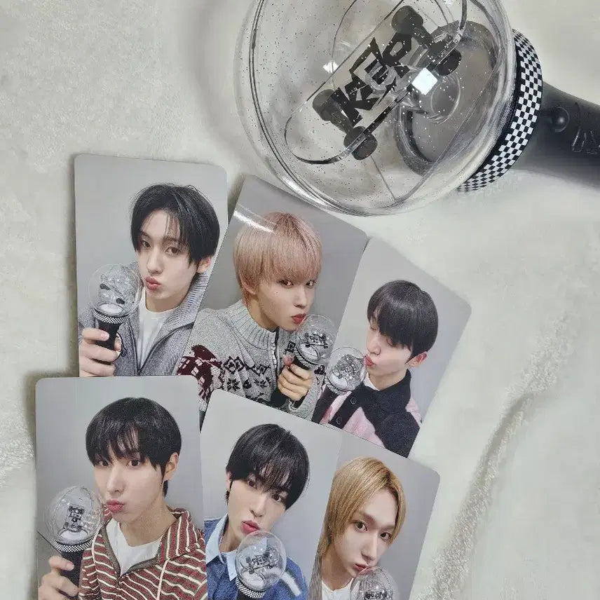 [BUNJANG] Kickflip Lightstick &amp; Fancon Strap Bundle Set / 킥플립 응원봉, 팬콘 스트랩 일괄 양도