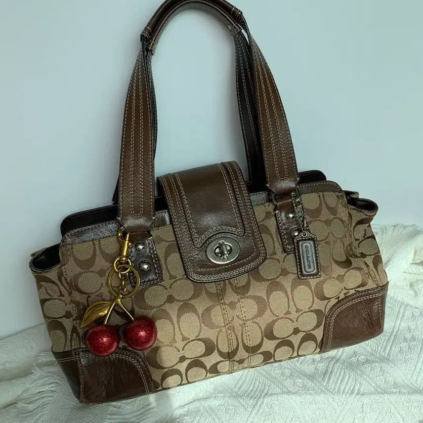 [BUNJANG] Coach Brown Turnlock Shoulder Bag / Coach 브라운 턴락 숄더백