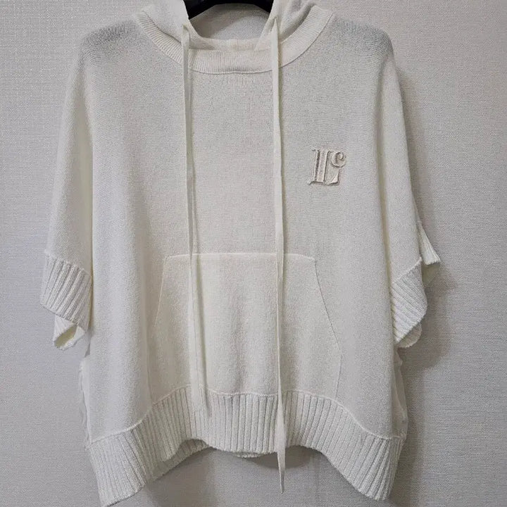 [BUNJANG] Lucky Chouette Chiffon Color-Block Logo Hooded Knit / 럭키슈에뜨 반전매력  쉬폰배색  로고 후드니트