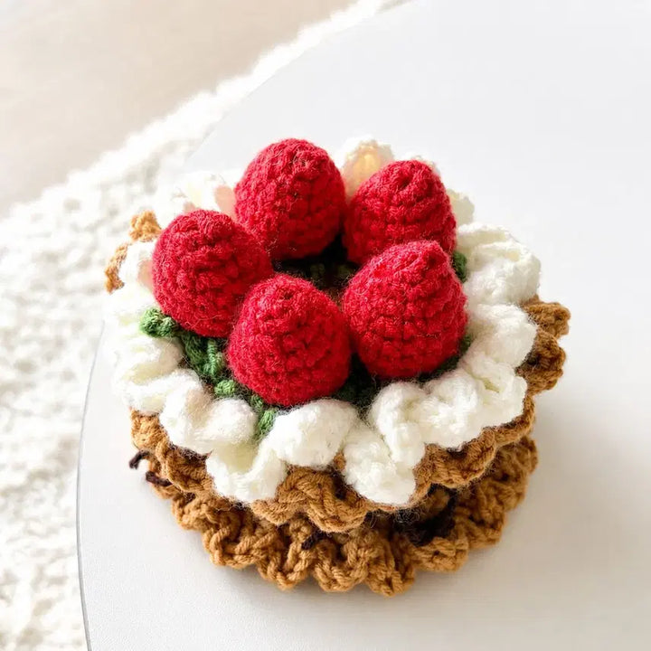 [BUNJANG] Handmade Knit Strawberry Tart Pouch Accessory Case / 발레코어 뜨개 딸기타르트 파우치 소품함 케이스