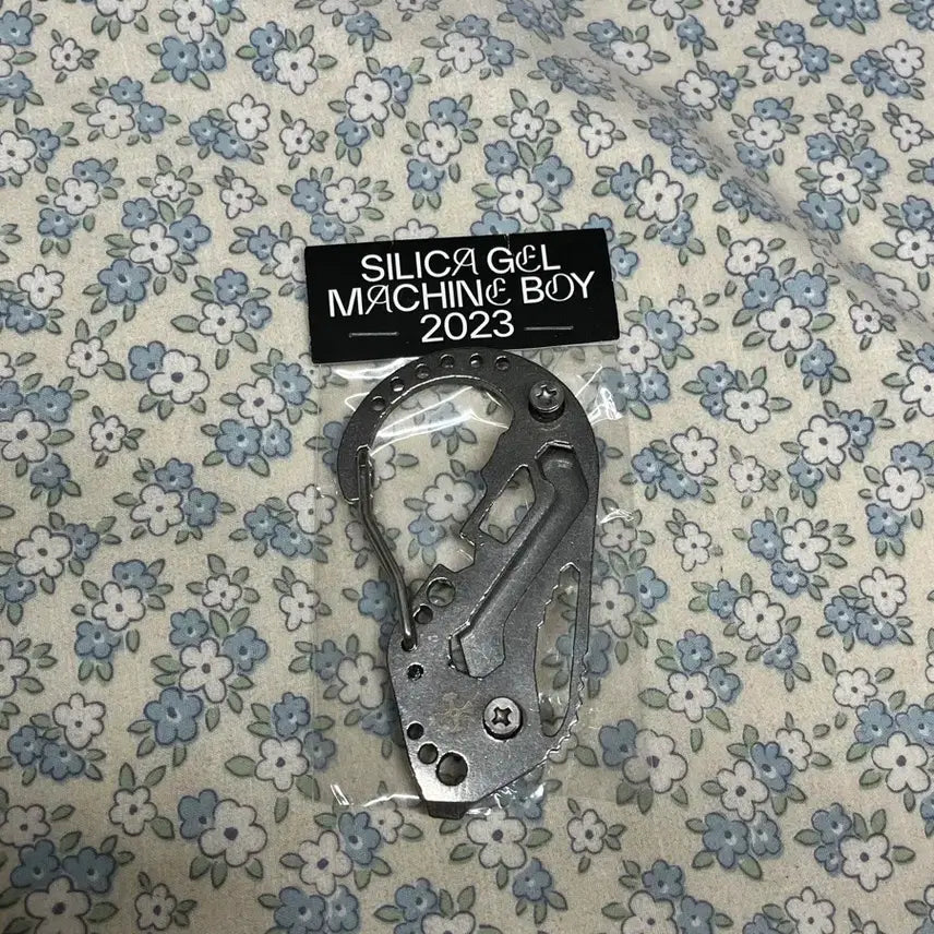 [BUNJANG] Silica Gel Machine Boy Carabiner + Mercurial Mini CD / 실리카겔 머신보이 카라비너 + 머큐리얼 미니CD