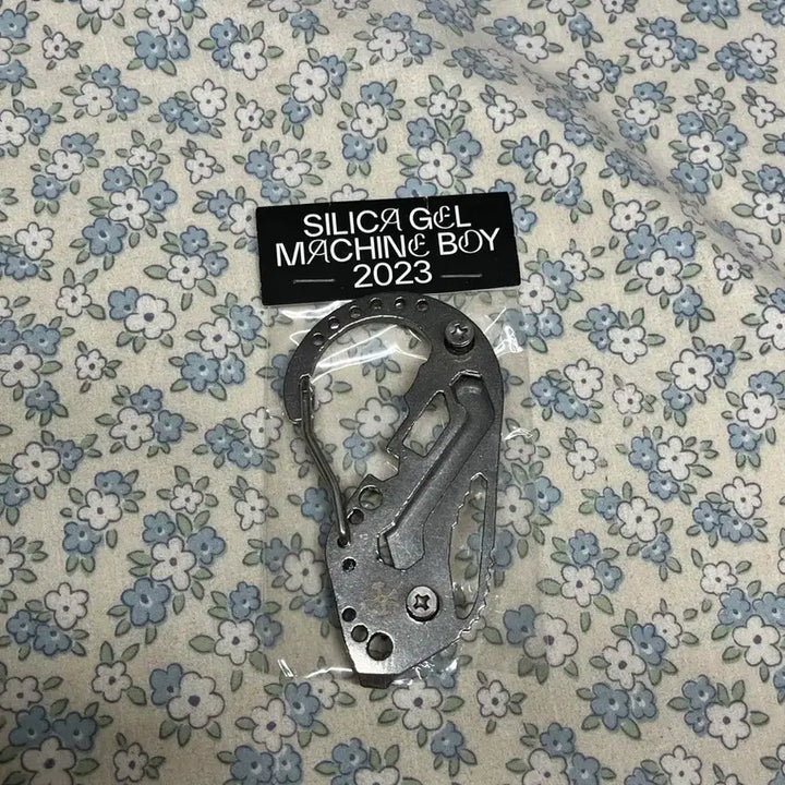 [BUNJANG] Silica Gel Machine Boy Carabiner + Mercurial Mini CD / 실리카겔 머신보이 카라비너 + 머큐리얼 미니CD