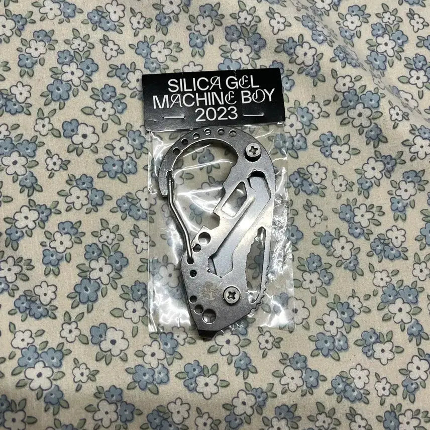 [BUNJANG] Silica Gel Machine Boy Carabiner + Mercurial Mini CD / 실리카겔 머신보이 카라비너 + 머큐리얼 미니CD