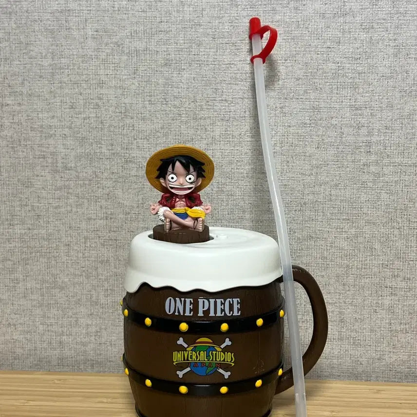 [SOLD OUT] 원피스 루피 유니버셜 스튜디오 재팬 USJ 루피 통 음료컵 머그컵