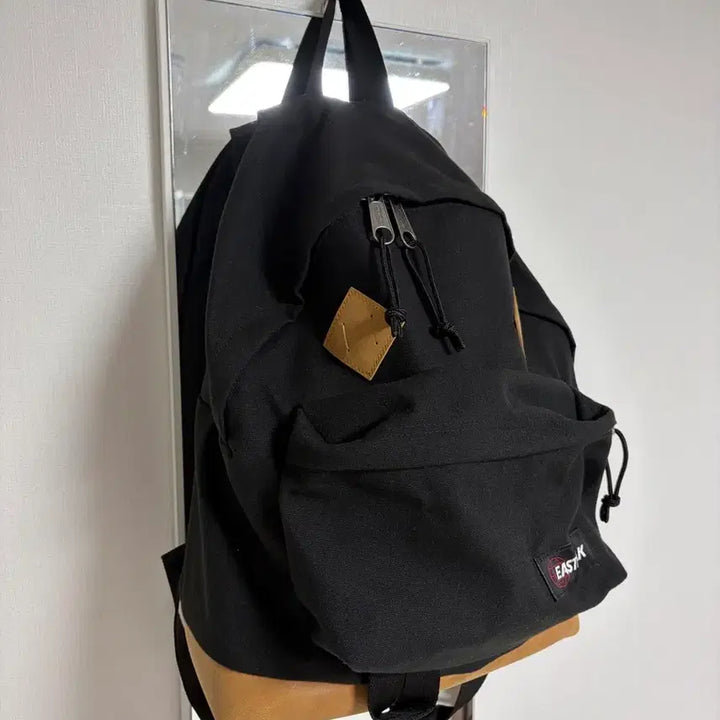 [BUNJANG] Eastpak Wyoming Leather Backpack / 이스트팩 와이오밍 레더 백팩