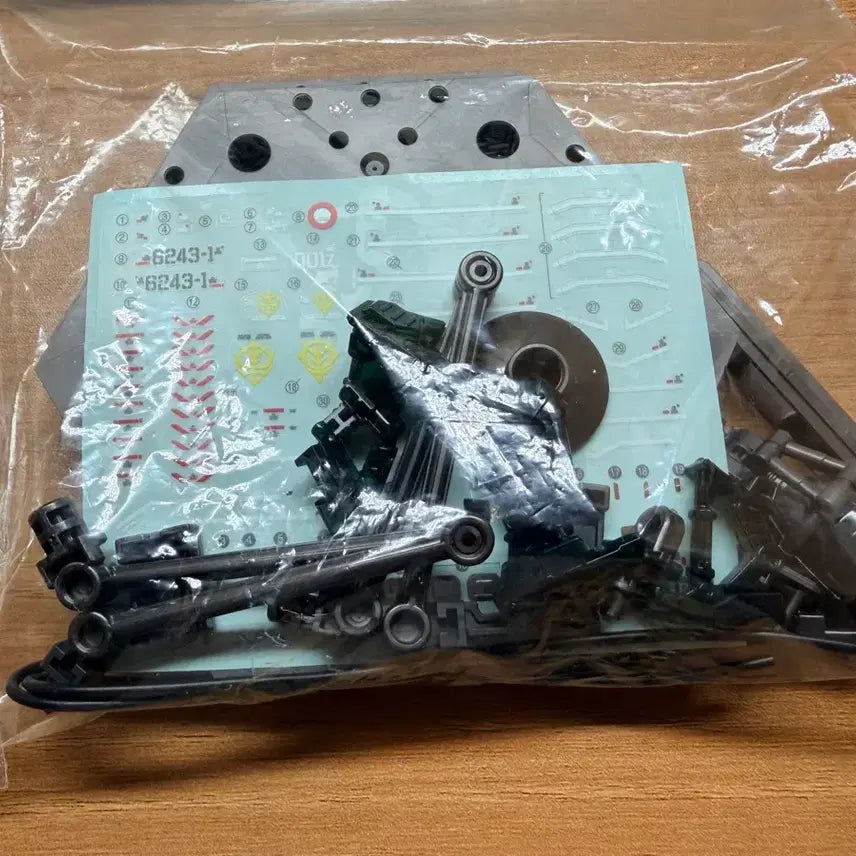 [BUNJANG] RG Zeong Clear, Nu Gundam HWS Clear Model Kit / 조립품 건담 rg 지옹 클리어, 뉴건담 hws 클리어 팝니다