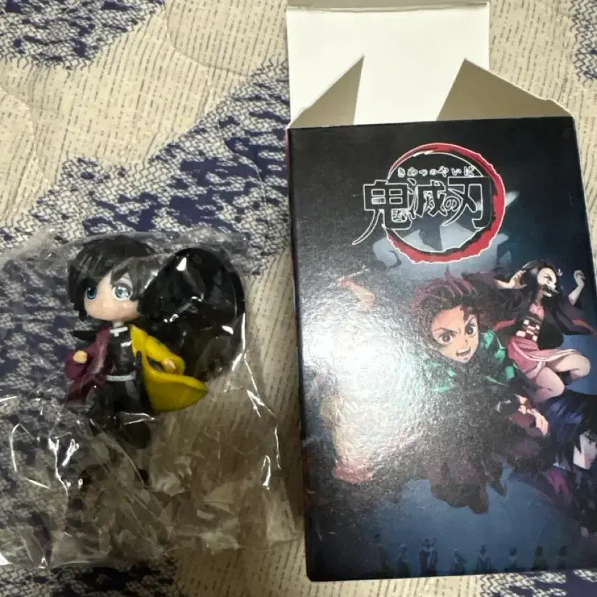 [BUNJANG] Demon Slayer Giyu Mini Figure (Unsealed) / [개봉] 귀멸의 칼날 기유 미니 피규어