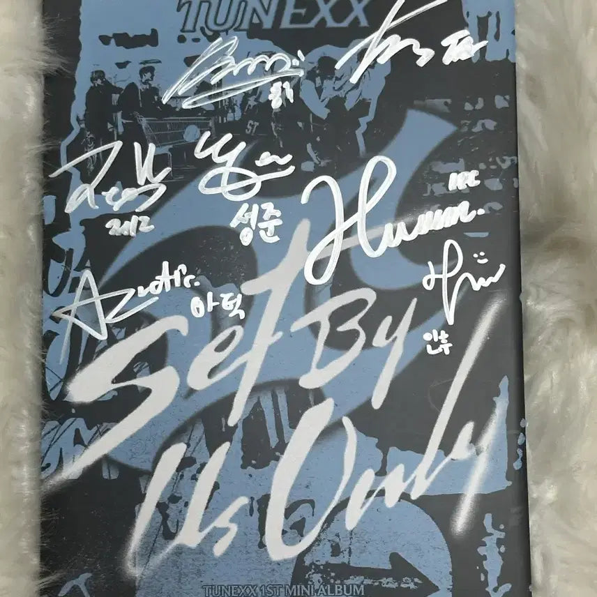 [BUNJANG] TUNEXX Autographed 1st Mini Album / 튜넥스 TUNEXX 친필 싸인앨범