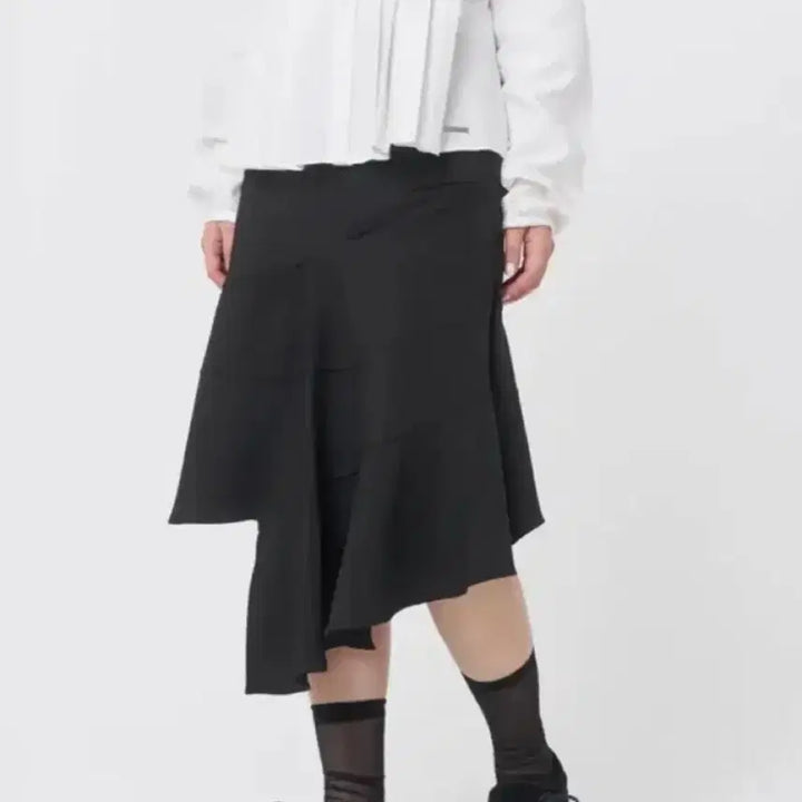 [BUNJANG] Miseki Seoul Asymmetric Skirt / 미세키서울 언발란스 스커트