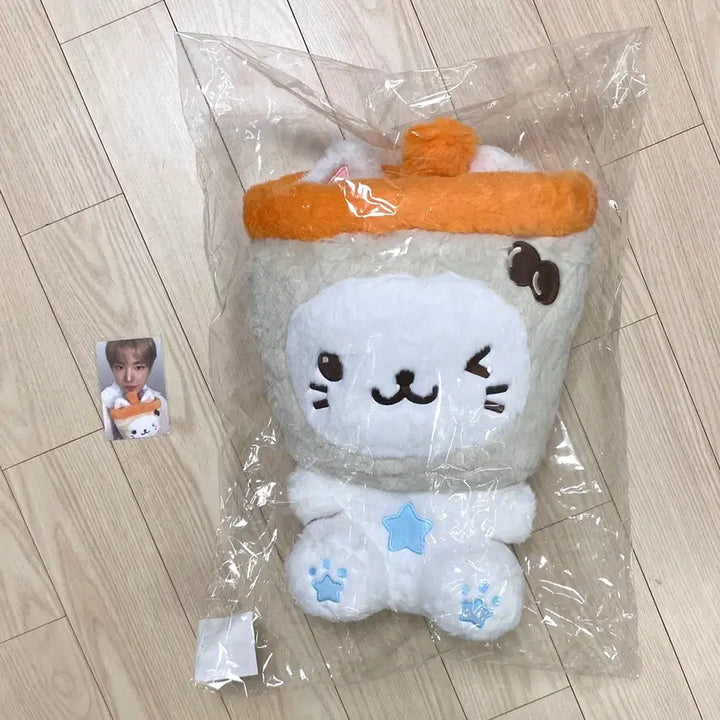 [BUNJANG] NCT WISH Yushi 30cm Doll Bakery 70,000 KRW Lucky Draw Photocard Set / (미개봉)엔시티위시 유우시 30cm위시돌 대왕버블냥 베이커리7만원특전포카