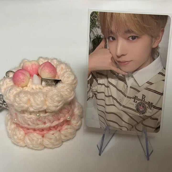 [BUNJANG] Yushi Birthday Knit Keychain (Photocard Included) / 유우시 생일 MD 뜨개키링(포카 포함)