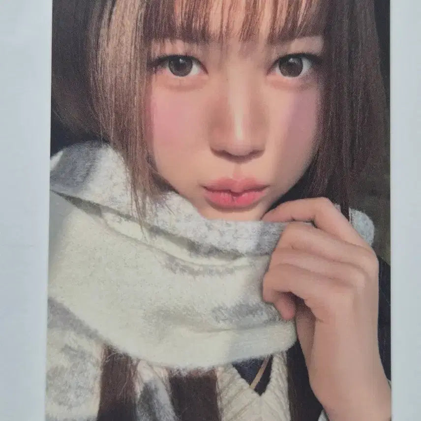 [BUNJANG] Hatoohayeon Yeoreum Muffler Photocard / 하투하 예온 머플러 포카