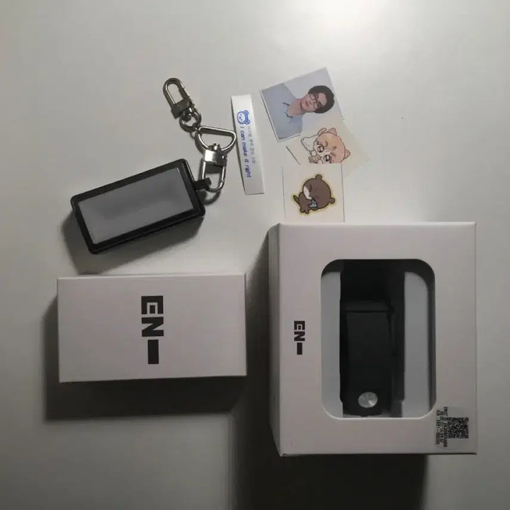 [BUNJANG] ENHYPEN Cheering Band &amp; Cheering Band Keyring Bundle Set / 엔하이픈 응원밴드 응원봉 키링