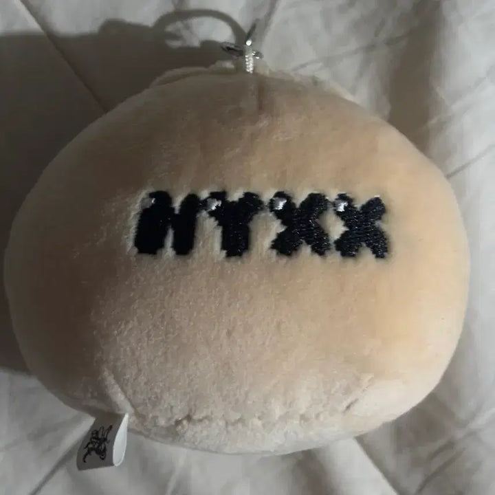 [SOLD OUT] nyxx 안경만두 키링