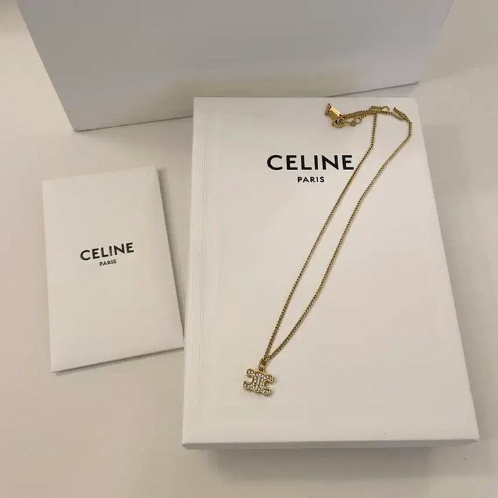 [BUNJANG] Celine Triomphe Rhinestone Necklace Gold / (새상품급, 정가89) 셀린느 트리옹프 라인스톤 목걸이 골드