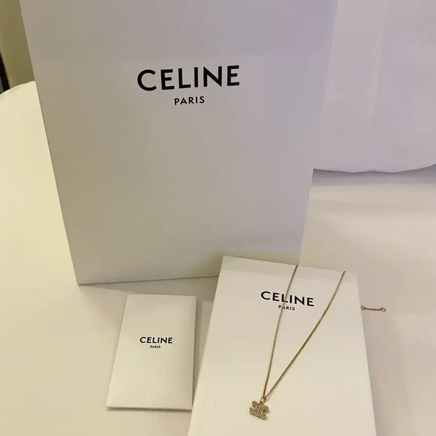 [BUNJANG] Celine Triomphe Rhinestone Necklace Gold / (새상품급, 정가89) 셀린느 트리옹프 라인스톤 목걸이 골드