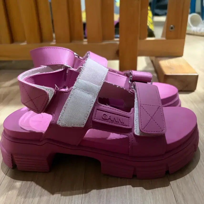 [SOLD OUT] 가니 샌들 핑크