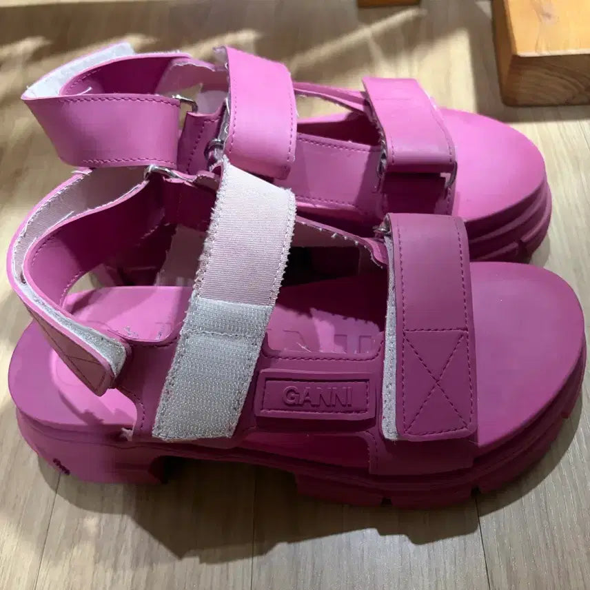 [SOLD OUT] 가니 샌들 핑크