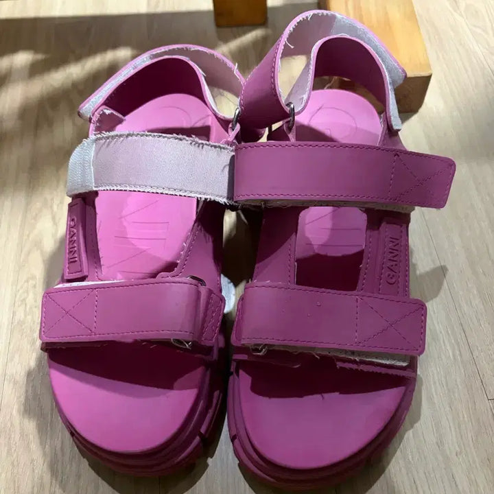 [SOLD OUT] 가니 샌들 핑크