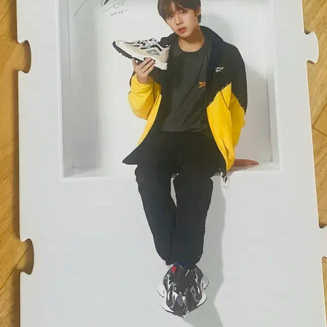 [BUNJANG] Reebok Wanna One Park Ji Hoon Puzzle Bundle Set / 리복 워너원 퍼즐 박지훈 + 포모라인