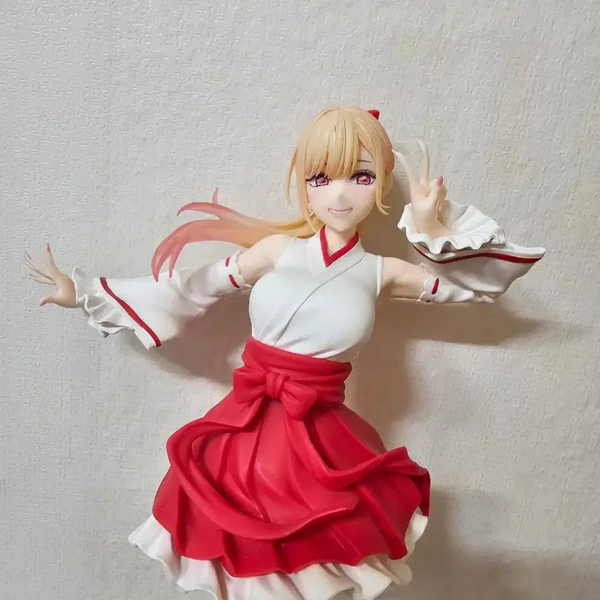 [BUNJANG] Vivit GIGO Marin Kitagawa Miko Limited Edition Figure / Vivit GIGO 키타가와 마린 무녀 한정판 피규어