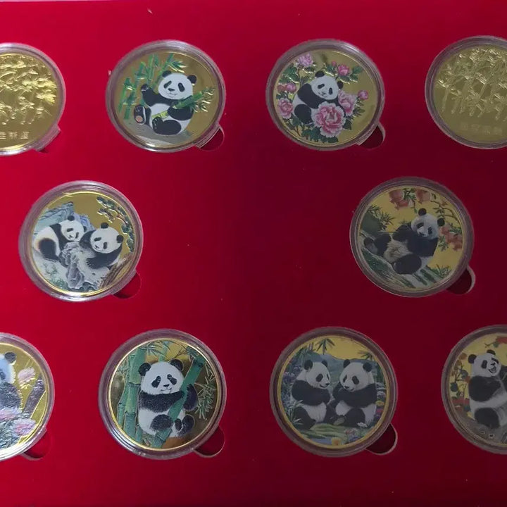 [BUNJANG] Set of 11 Panda Commemorative Coins / 각각 독특한 포즈를 취한 판다 기념 주화 11종이 출시되었으며, 총 가격