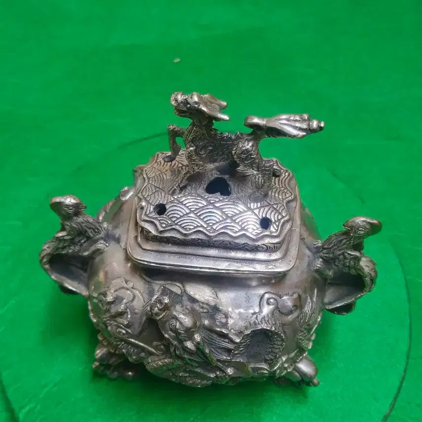 [SOLD OUT] 묵직하고 정교한 중국제 중형 백동 향로 (무게 1.18kg)