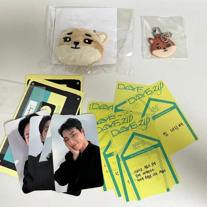[BUNJANG] Day6 Denimals Japan Soft Badge Keyring / (미개봉) 데이식스 데멀 일본 요코하마 소프트 뱃지 케 + 데식집 키링