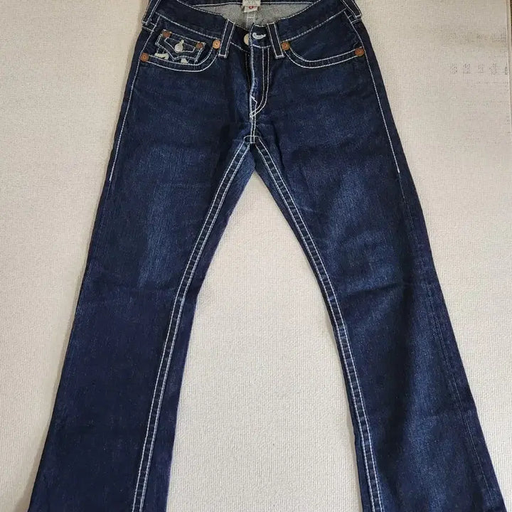 [BUNJANG] True Religion Rainbow Billy White Super T Bootcut Jeans / [S급/31] 트루릴리젼 레인보우 빌리 화이트 슈퍼티 부츠컷