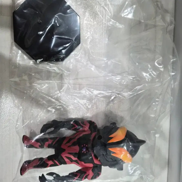 [BUNJANG] Polly Goroide Ultraman Belial Figure / 폴리고로이드 울트라맨 베리얼 피규어 팝니다